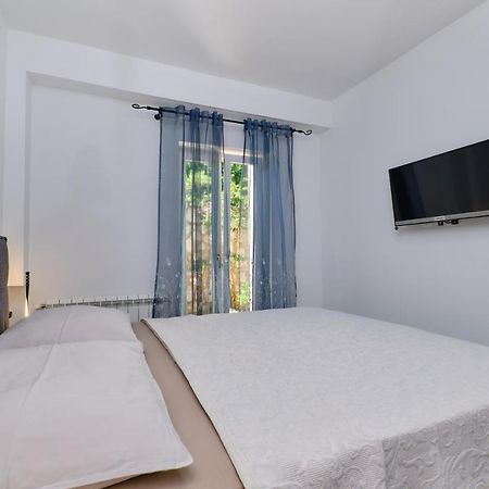Leonida Lägenhet Mali Lošinj Exteriör bild