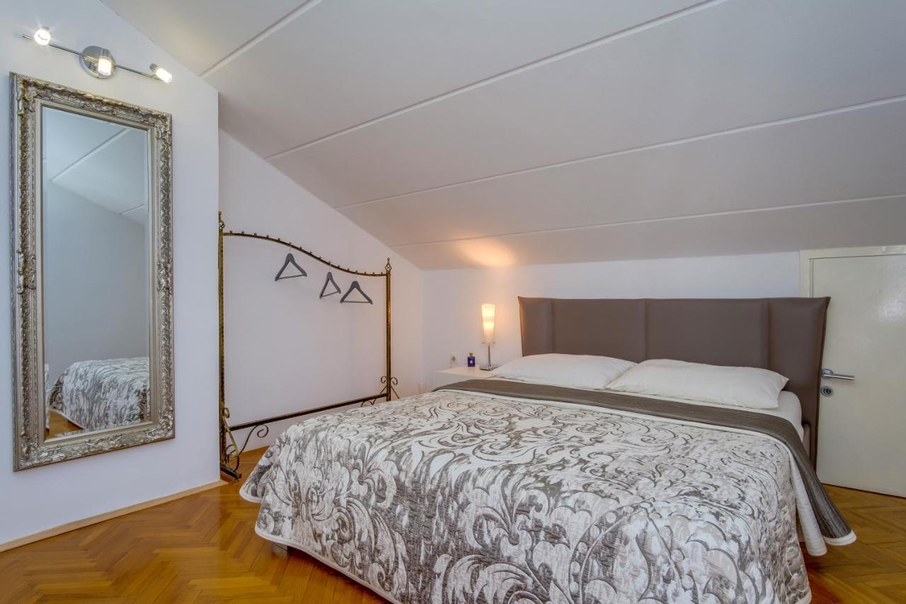 Leonida Lägenhet Mali Lošinj Exteriör bild