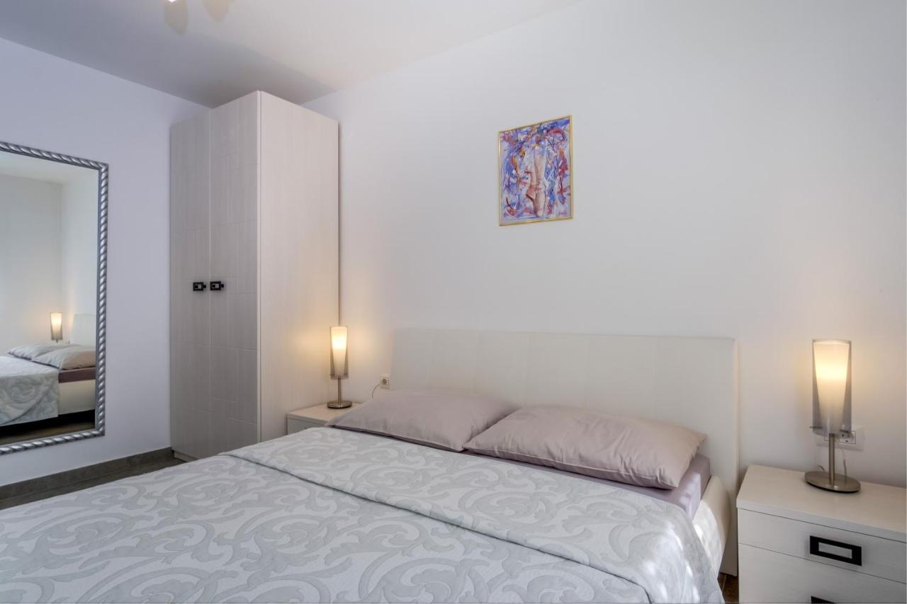 Leonida Lägenhet Mali Lošinj Exteriör bild