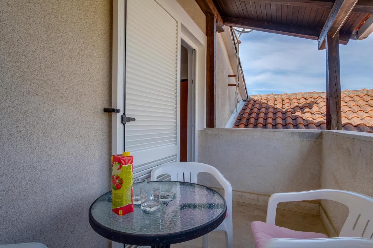 Leonida Lägenhet Mali Lošinj Exteriör bild
