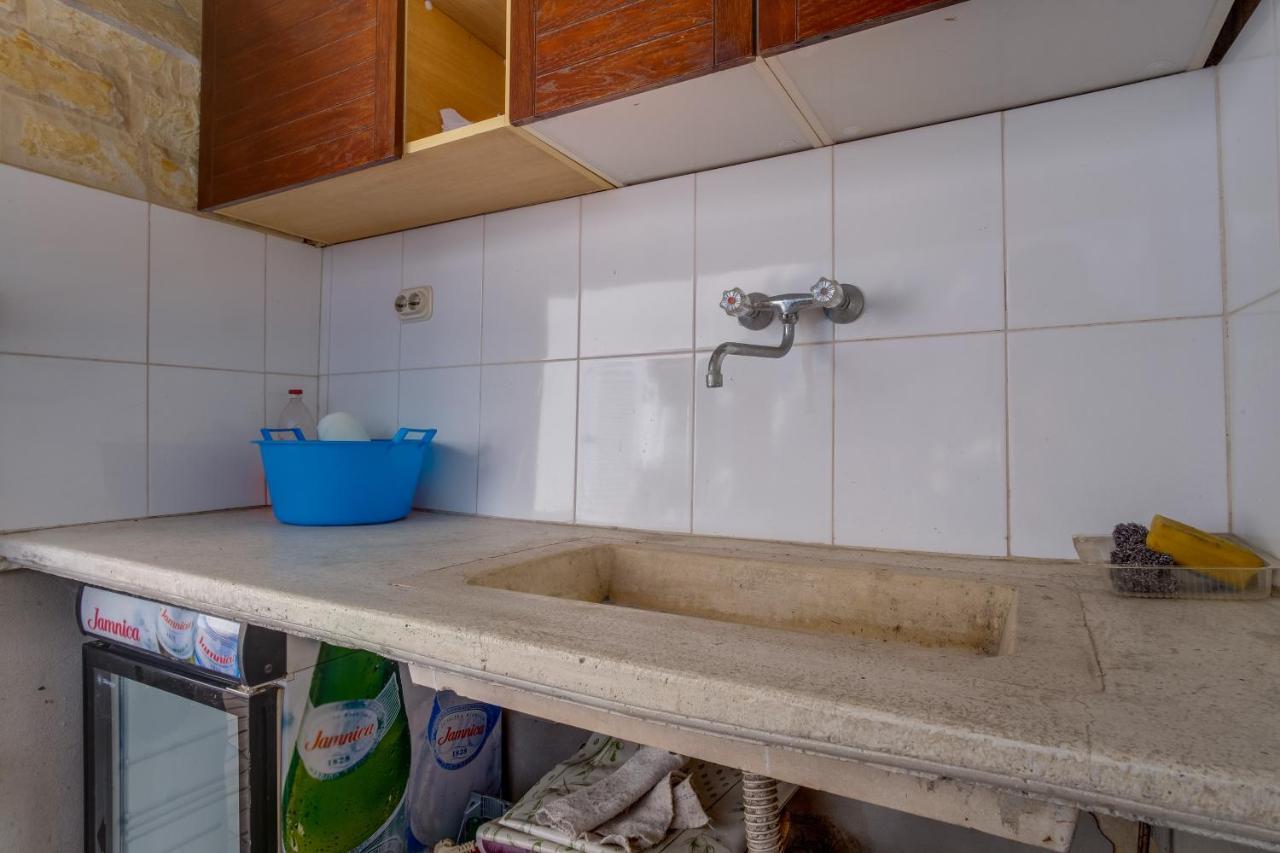 Leonida Lägenhet Mali Lošinj Exteriör bild