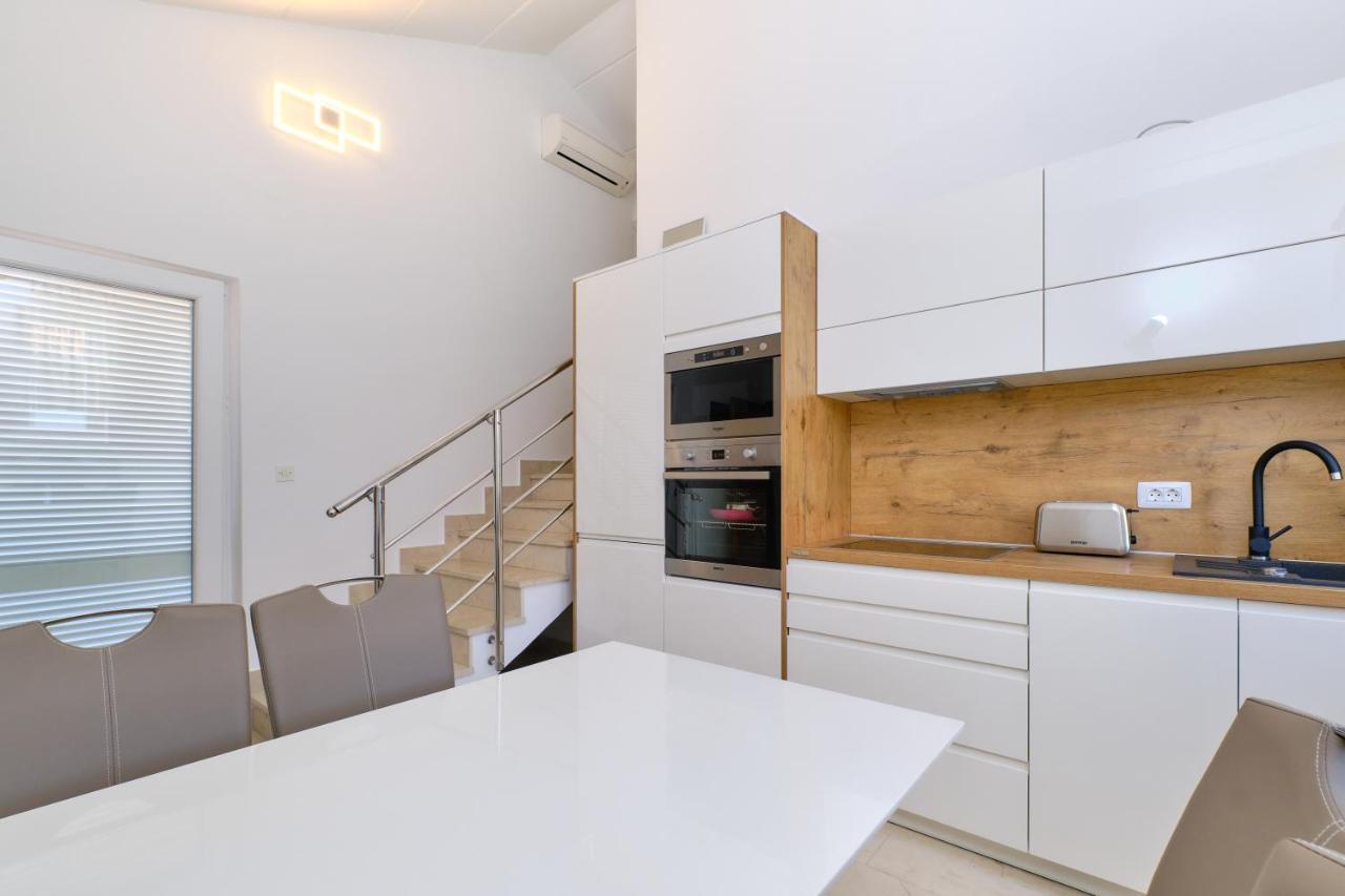 Leonida Lägenhet Mali Lošinj Exteriör bild