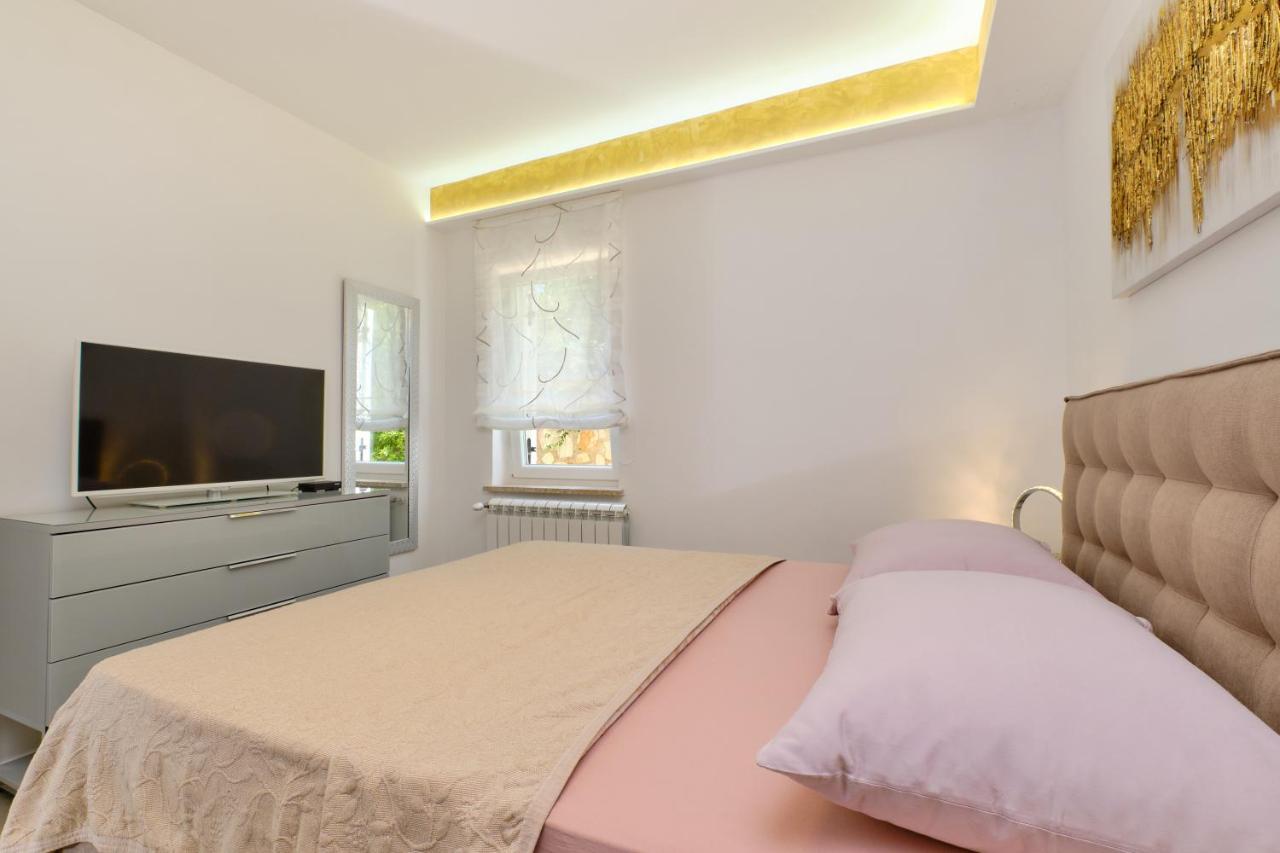 Leonida Lägenhet Mali Lošinj Exteriör bild