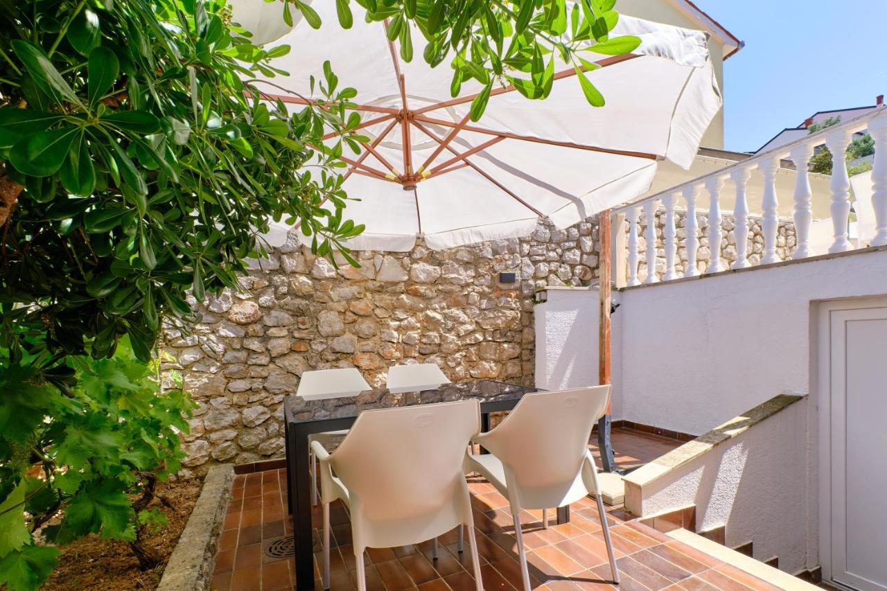 Leonida Lägenhet Mali Lošinj Exteriör bild